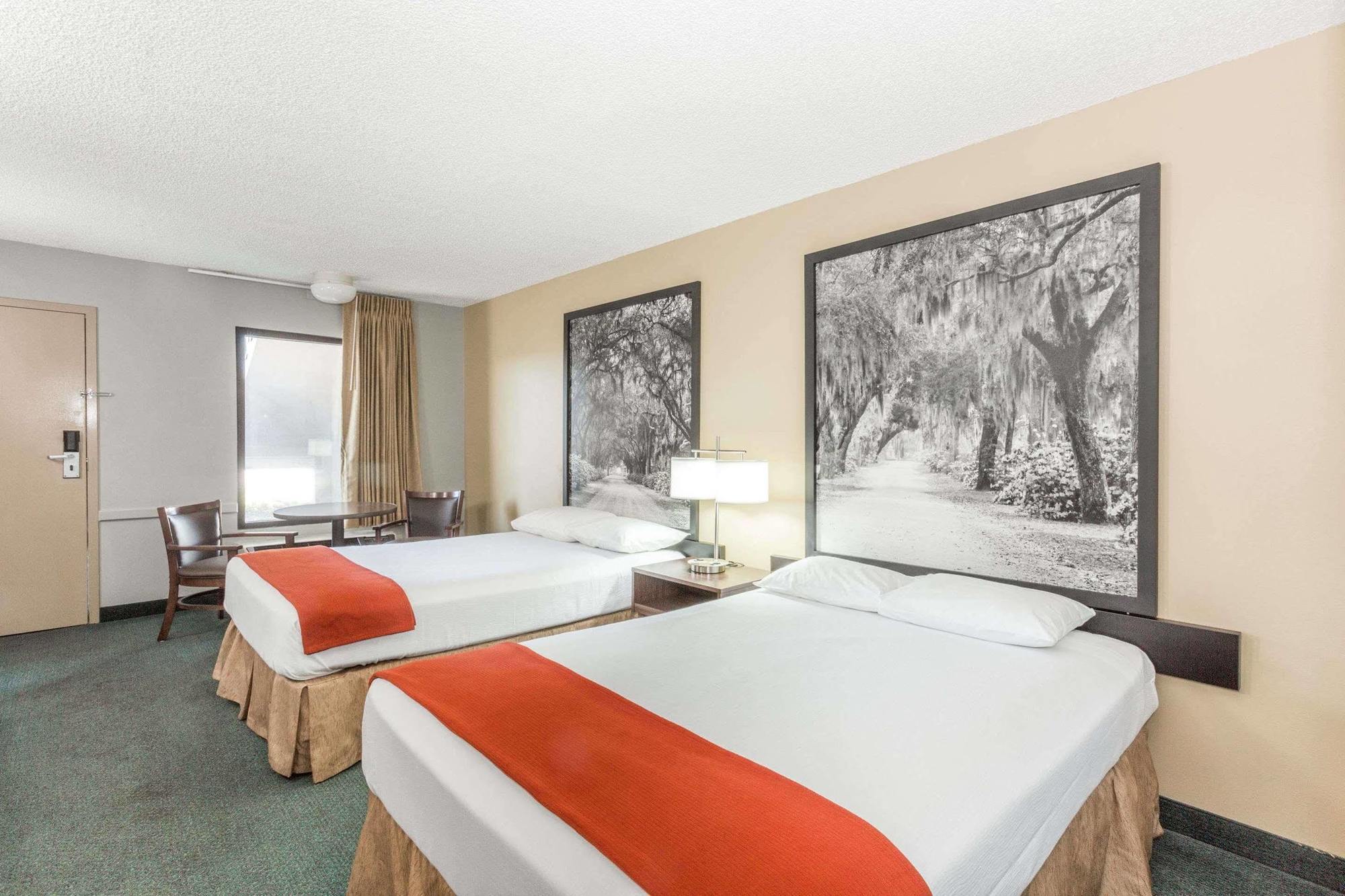 Super 8 By Wyndham Adel Ga I-75 Hotel Exterior photo
